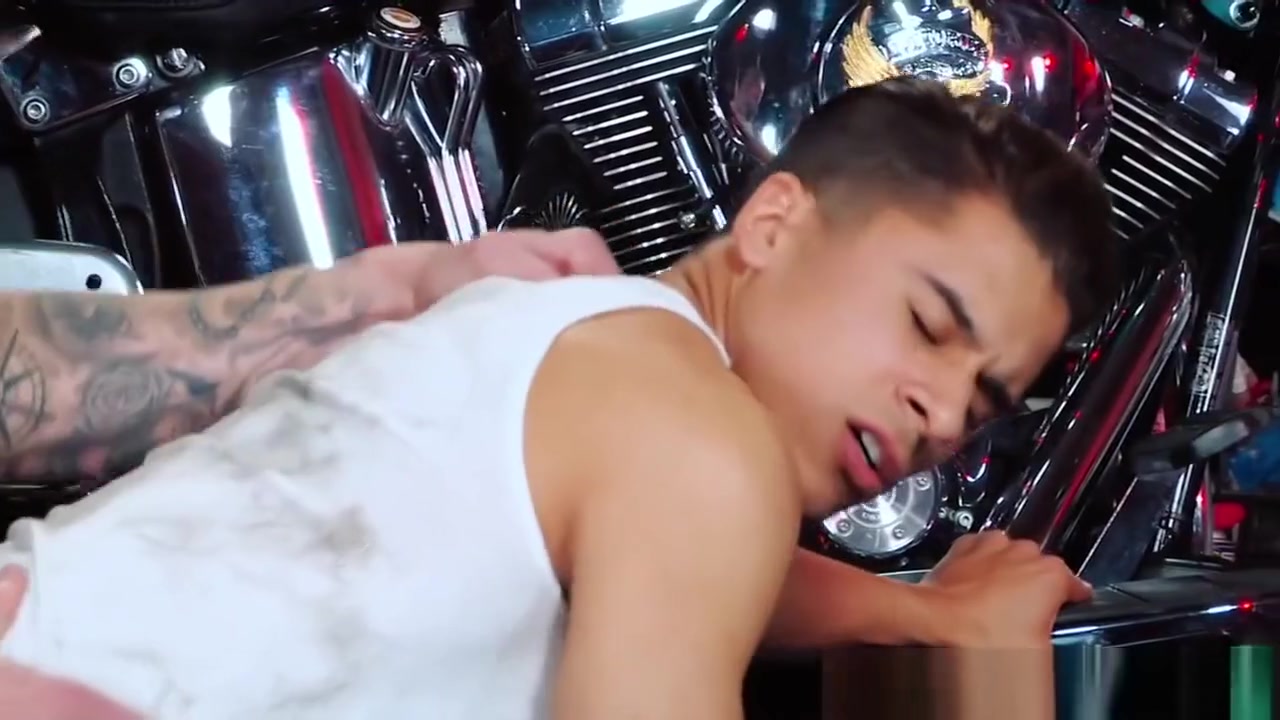 HotHouse Armond Rizzo Rides That Thick Cock