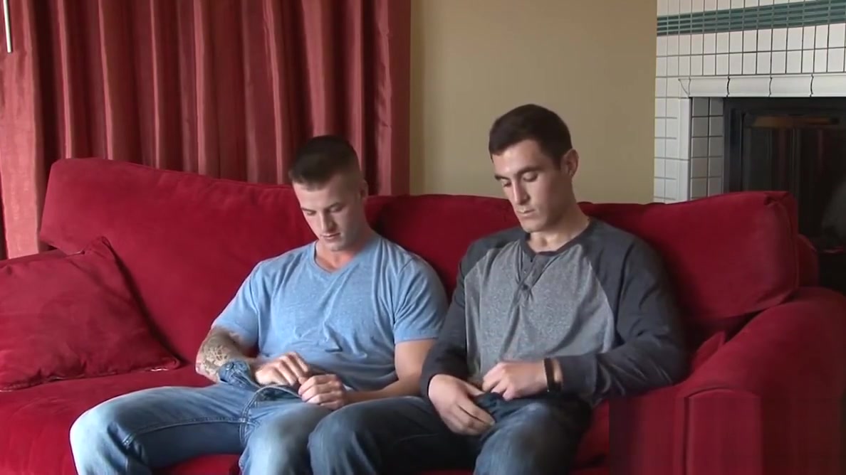 Beautiful army dudes Quentin Gainz and Johnny fucking hard