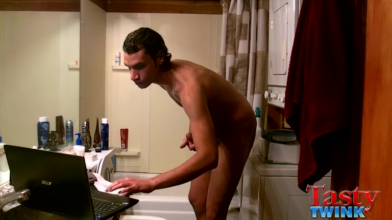 Tristan Hollister's Shower Fun