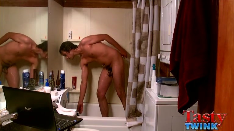 Tristan Hollister's Shower Fun