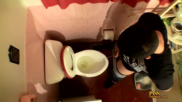 A Room Of Pissing Dicks - Jake Reid, Leo Mcarthur