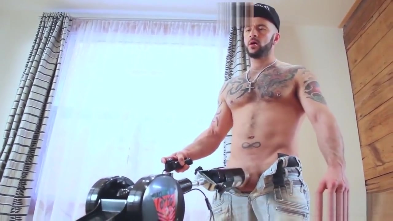 Maskurbate Manuel Deboxer MILKED!