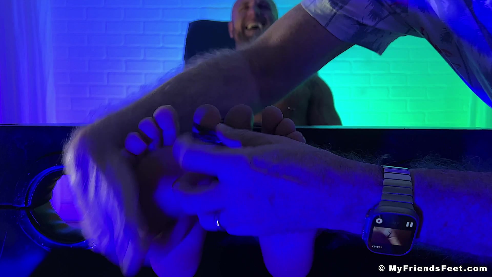 Gunnar Tickled - Gunnar