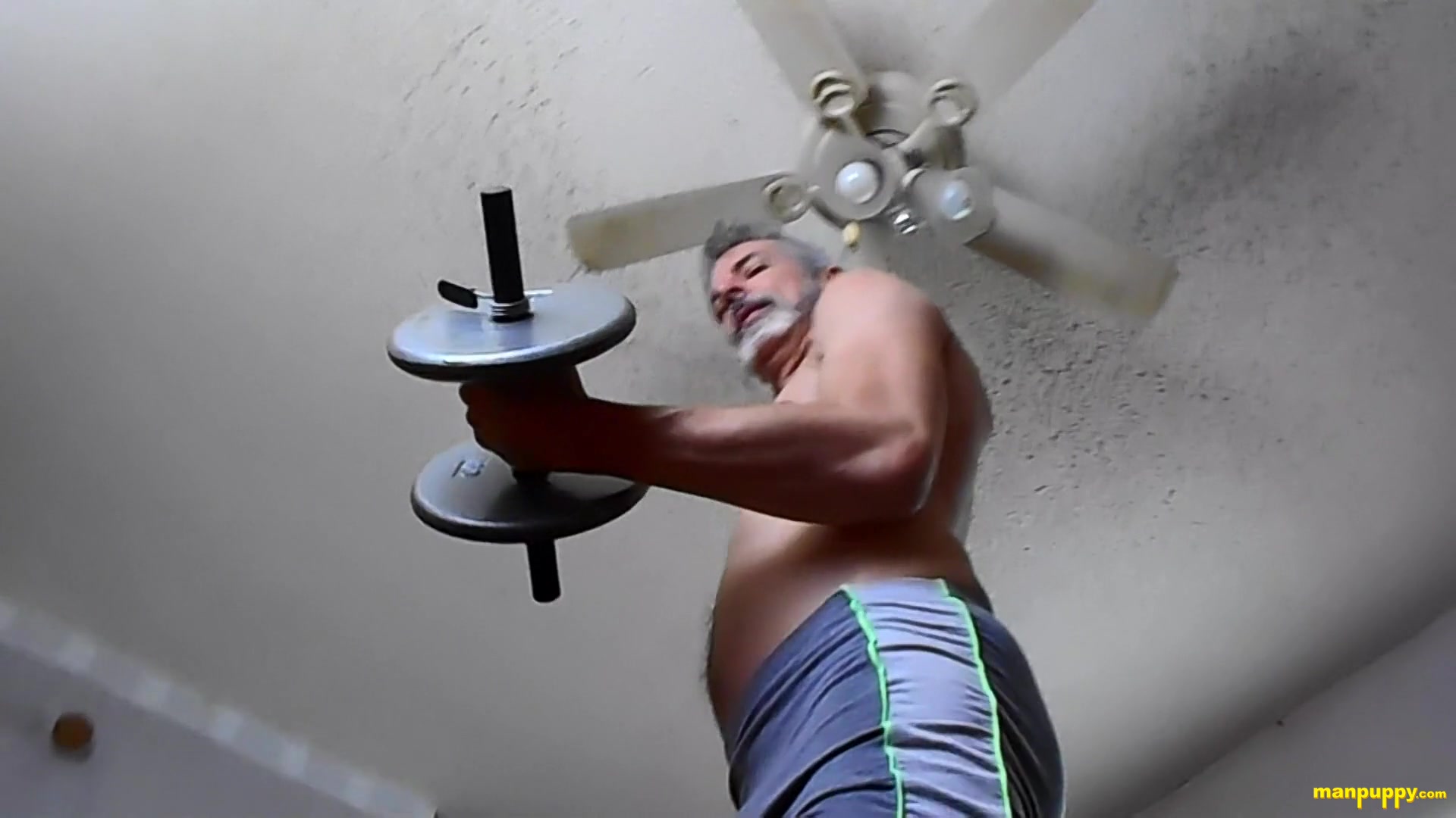 Don't Interrupt Giant Step daddy's Workout! - Richard Lennox