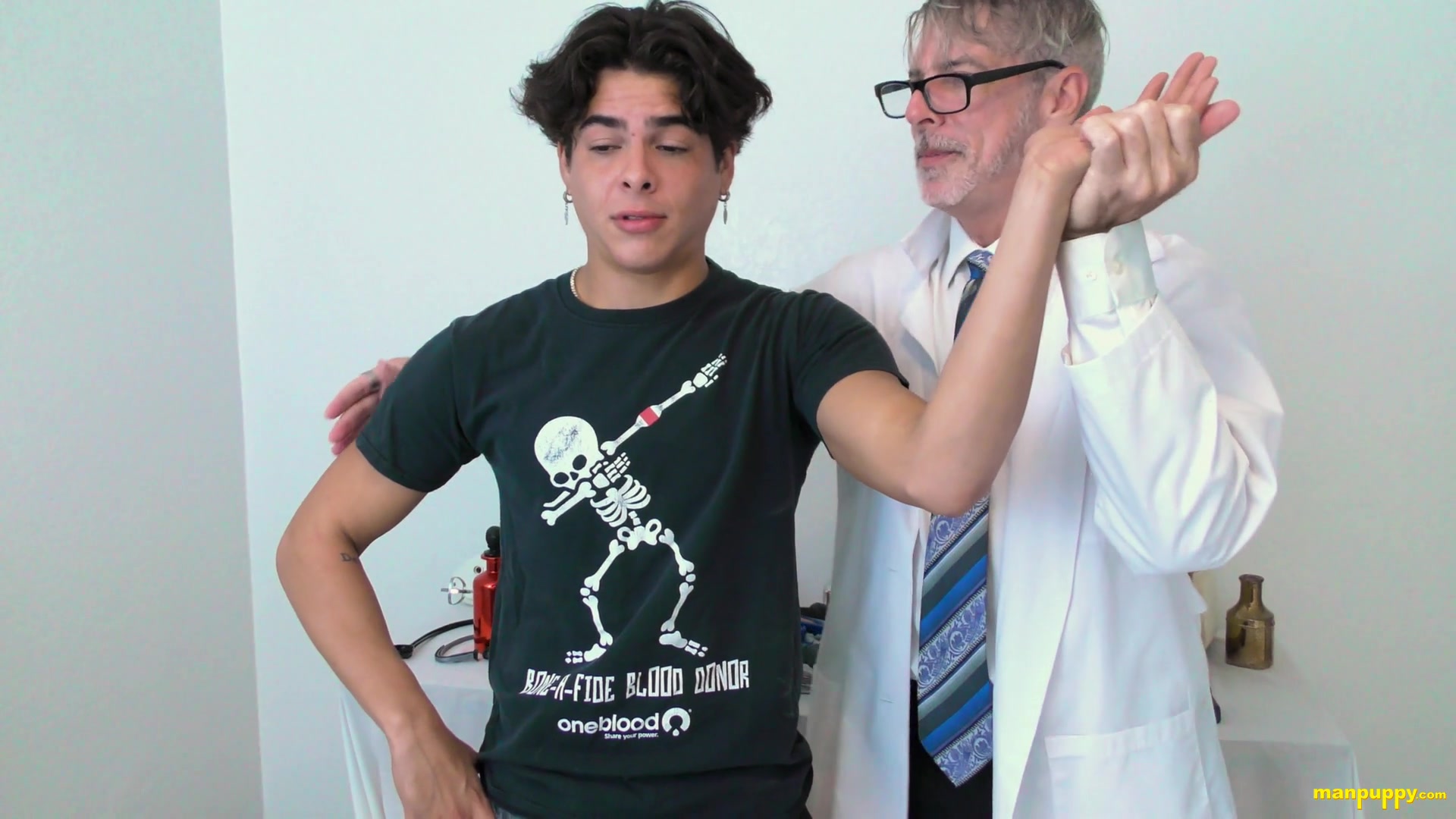 Teaching The Assistant A Lesson - Julian Jaden & Richard Lennox