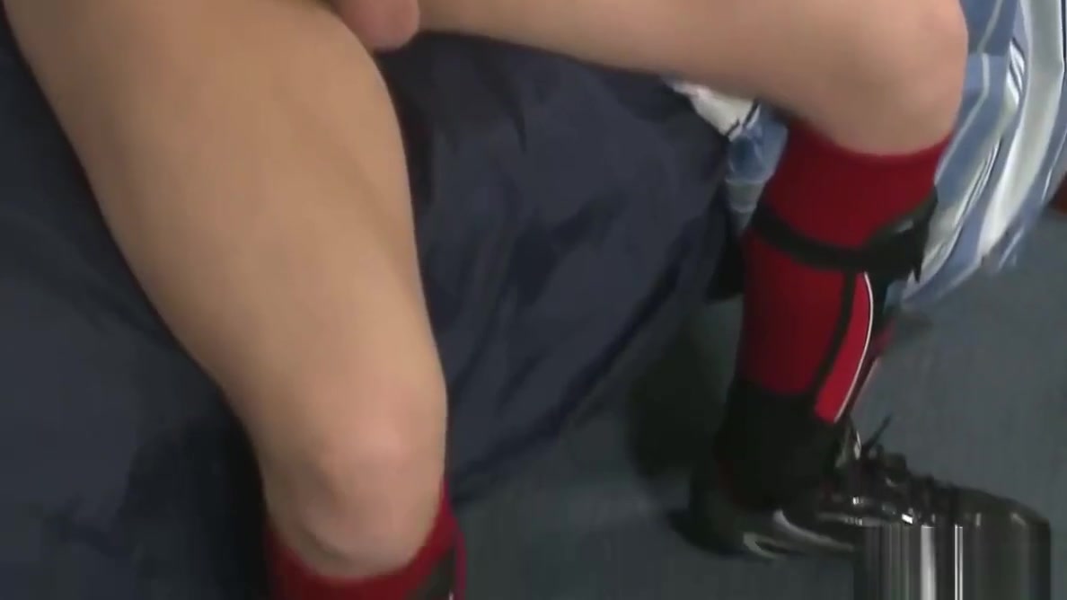 Jason Ackles loves to rub himself