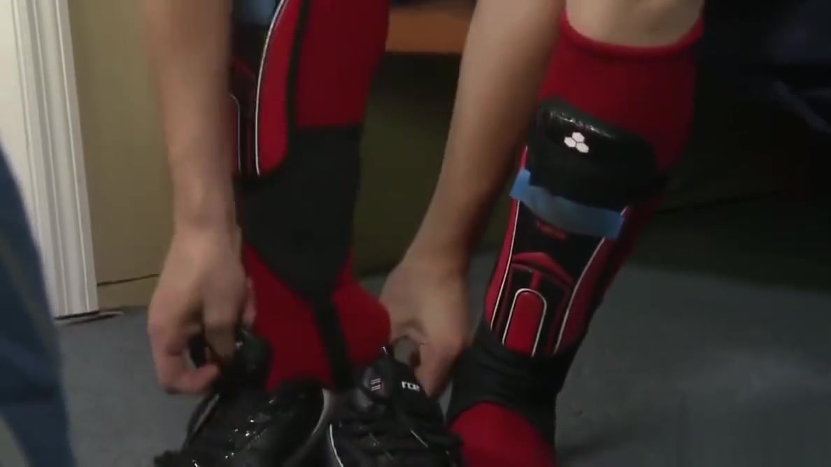 Jason Ackles loves to rub himself