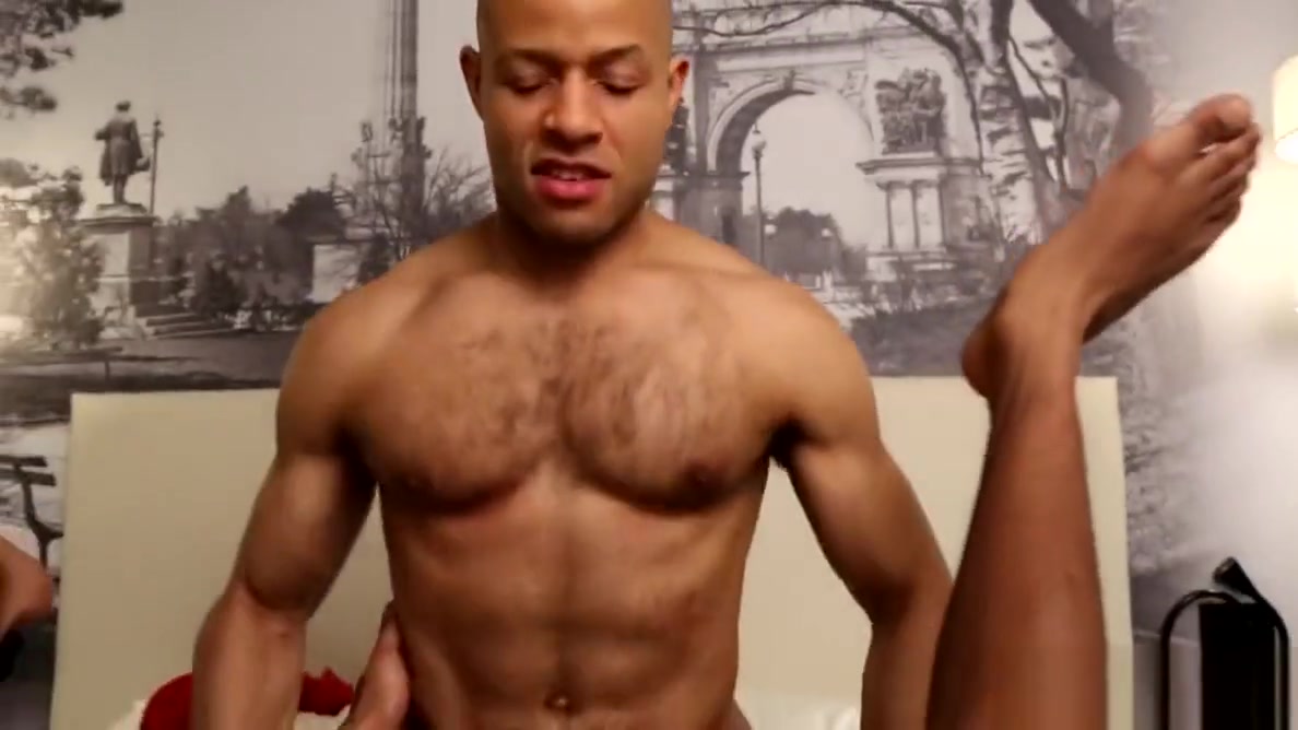 NextDoorEbony Hooking up with Hung Stud from the Gym