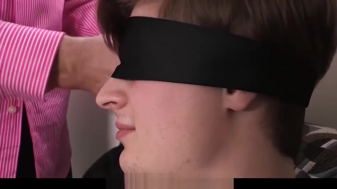 FamilyDick - Muscle Step daddy Plays With Blindfolded Twink