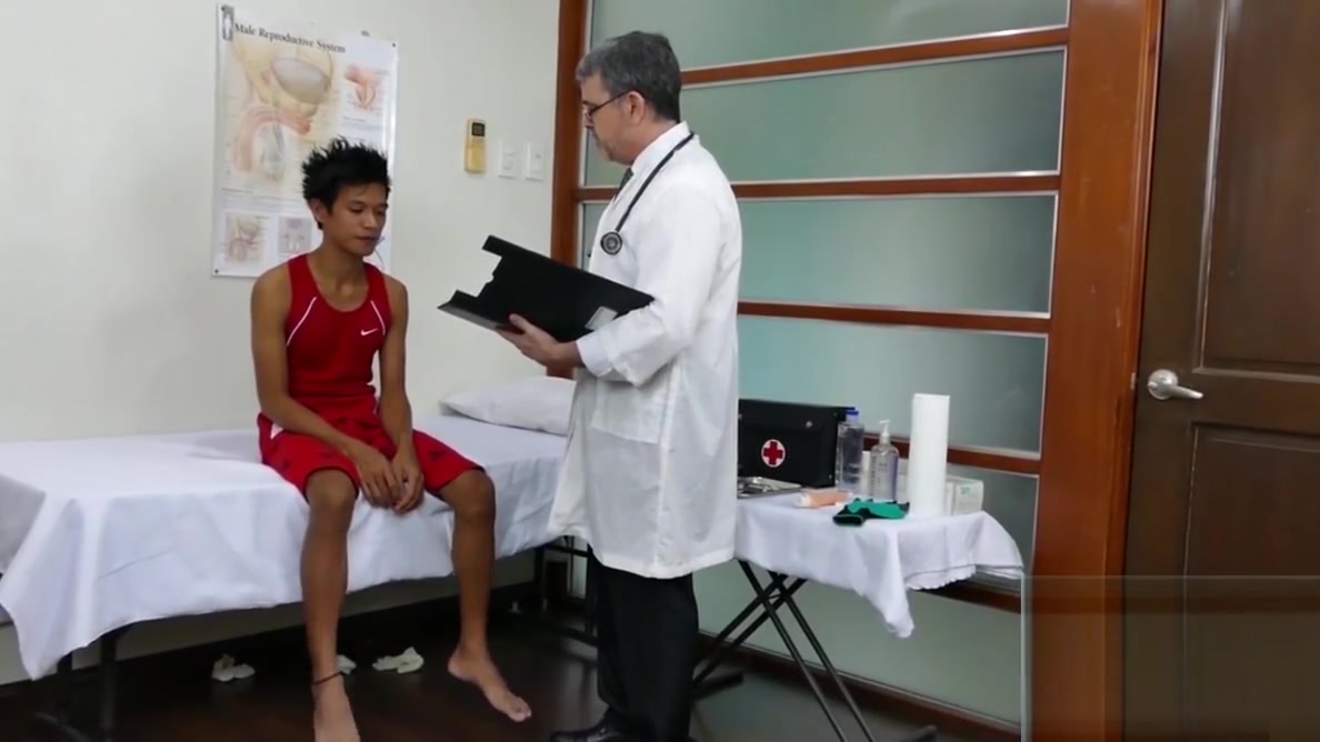 Doctor Step daddy measures twink patients ass with his cock