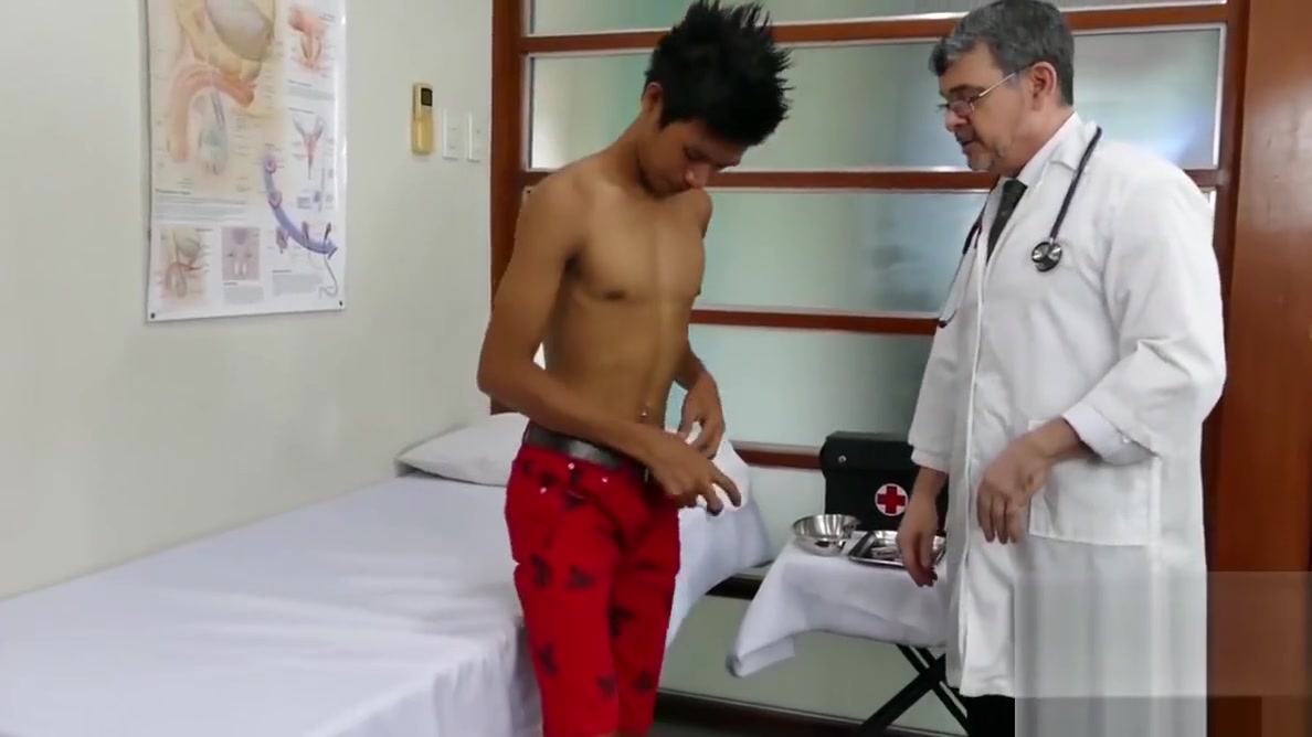 Doctor Step daddy measures twink patients ass with his cock