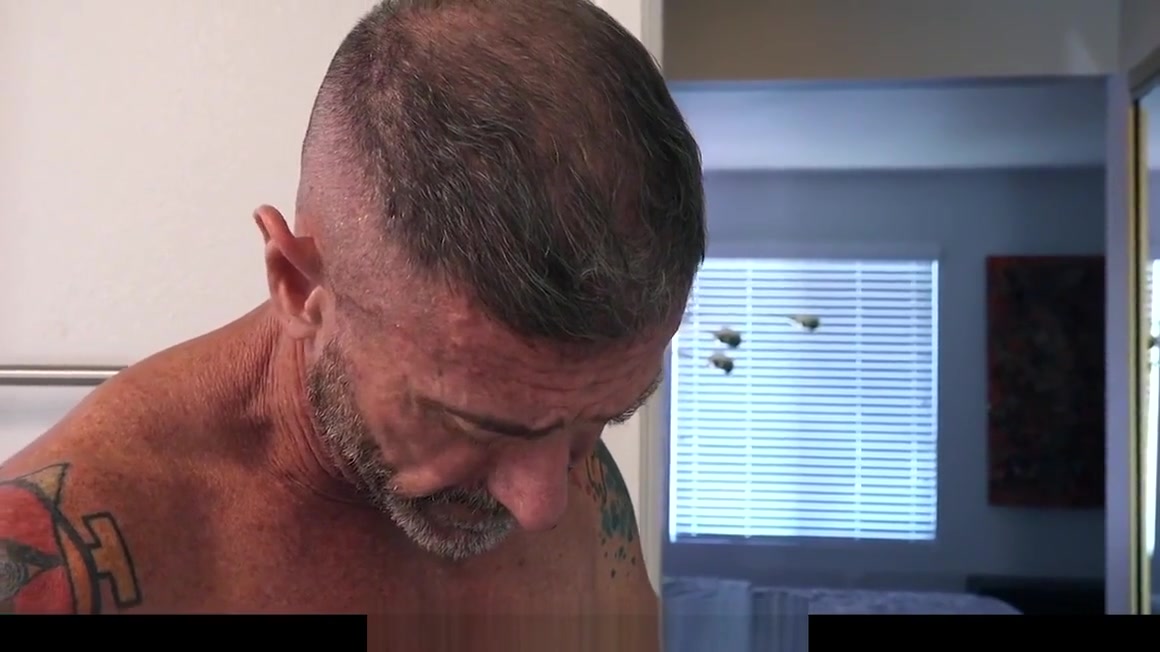 FamilyDick - Sexy Step daddy barebacks his curious stepson