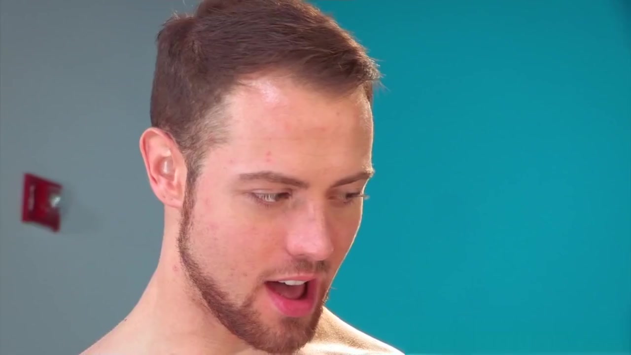 HotHouse Doctor Seduces Big Dick Patient