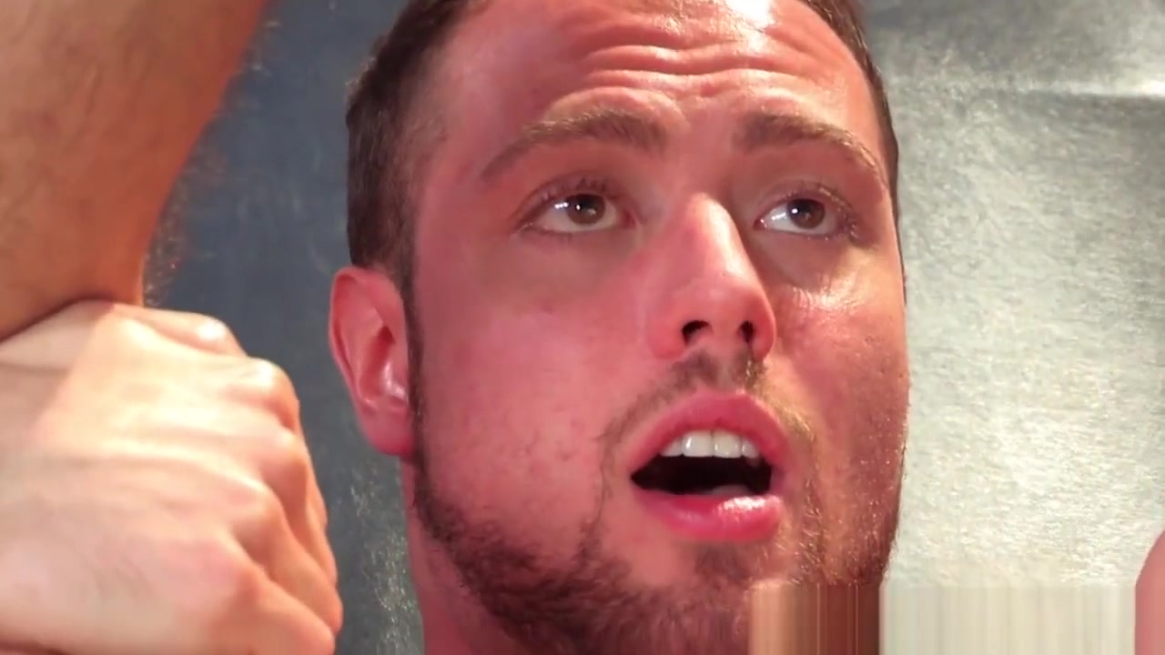 HotHouse Doctor Seduces Big Dick Patient