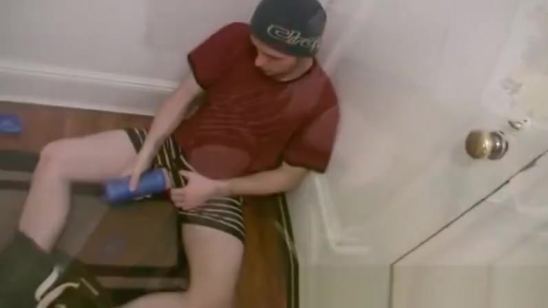 Kinky skater boi Kyle plays with a sex toy all alone