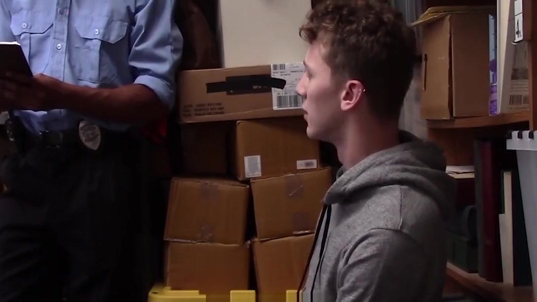 YoungPerps-Security guard barebacks young punk with attitude