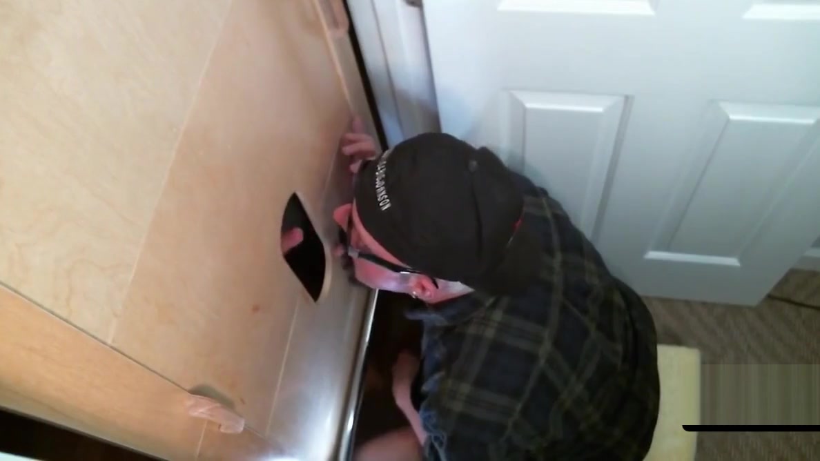 Naughty butt pirate found perfect glory hole schlong