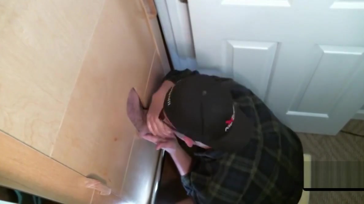 Naughty butt pirate found perfect glory hole schlong