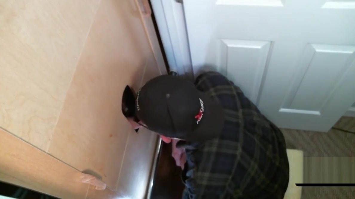 Naughty butt pirate found perfect glory hole schlong