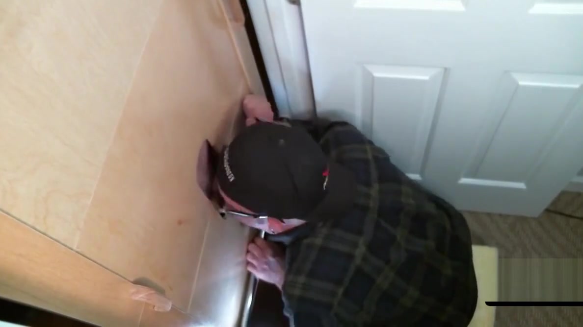 Naughty butt pirate found perfect glory hole schlong
