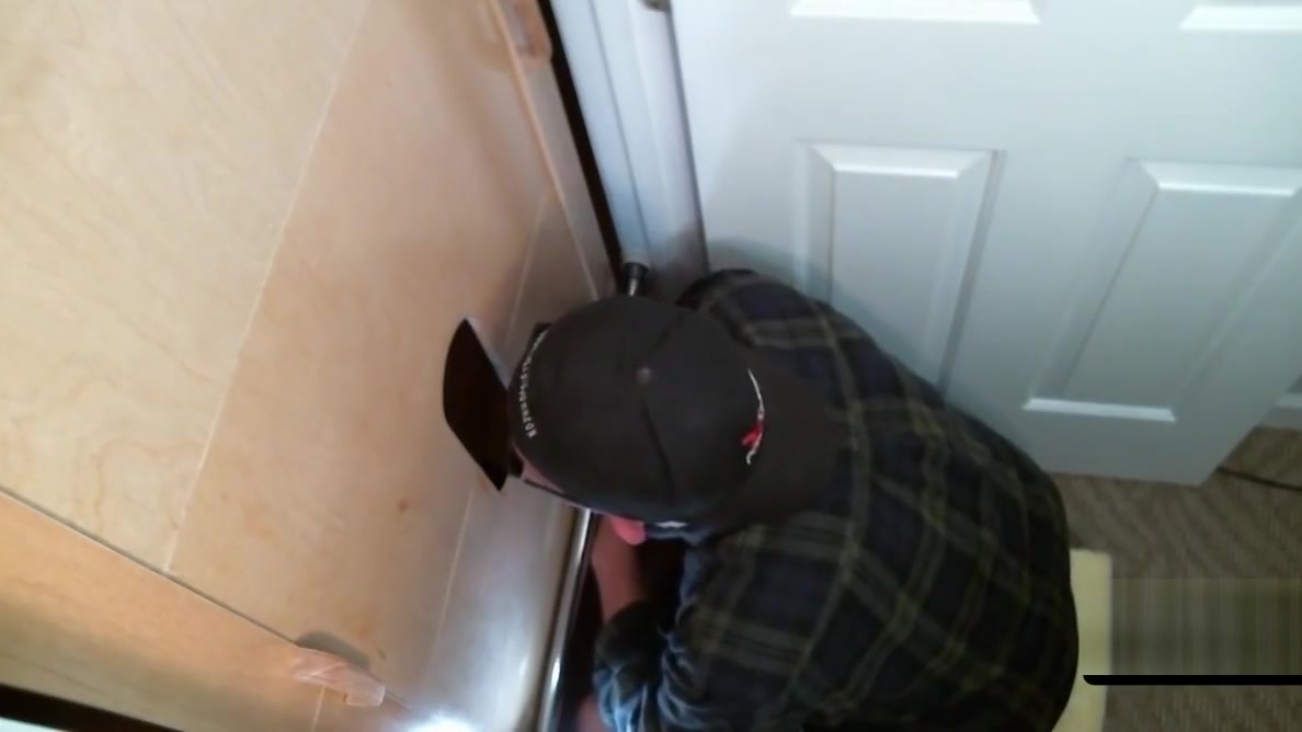 Naughty butt pirate found perfect glory hole schlong