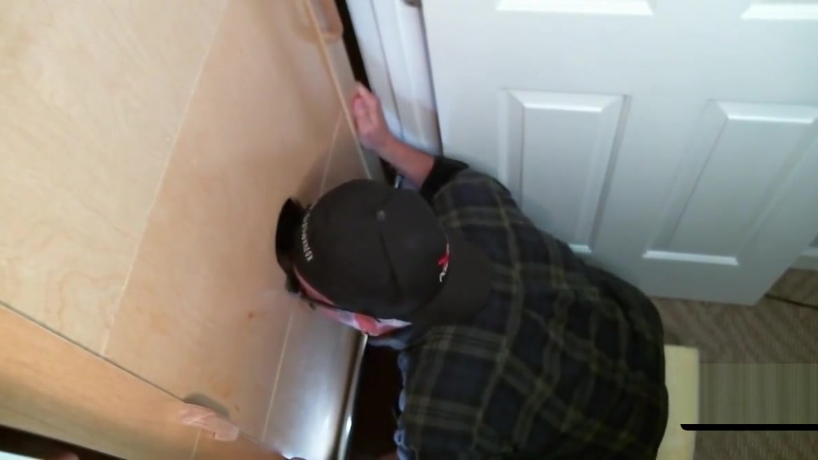 Naughty butt pirate found perfect glory hole schlong