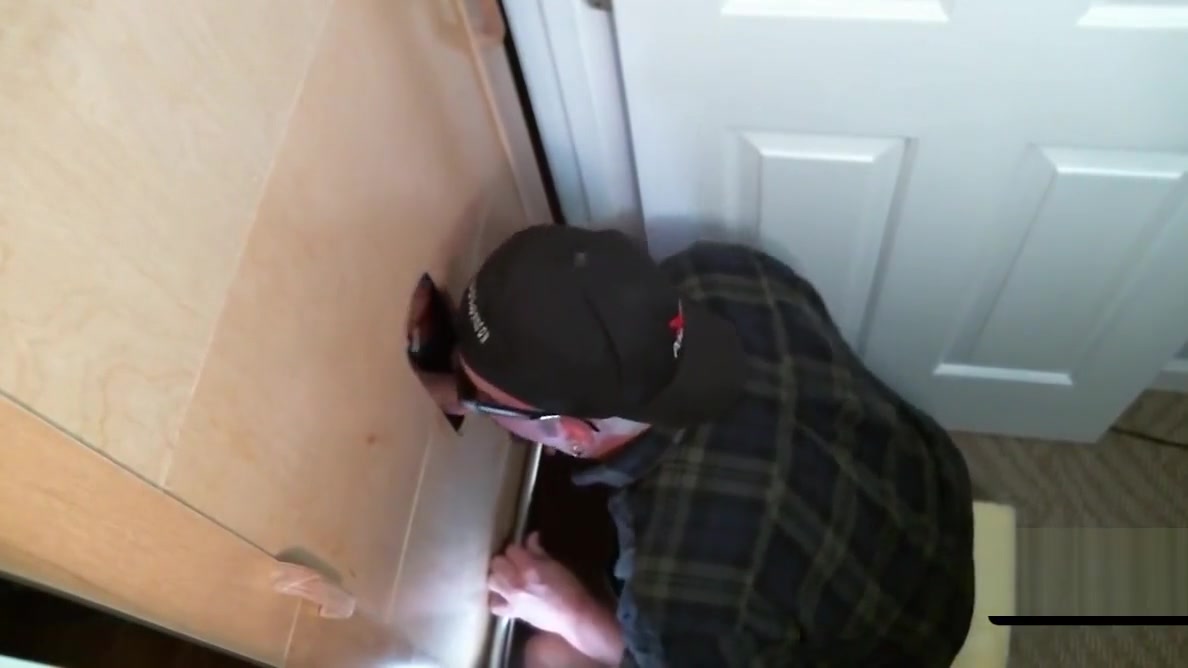 Naughty butt pirate found perfect glory hole schlong