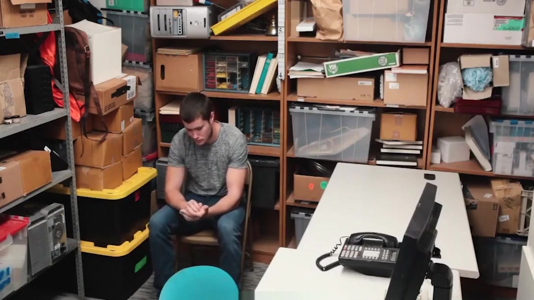 YoungPerps - Beefy stud fucked hard by a mall cop