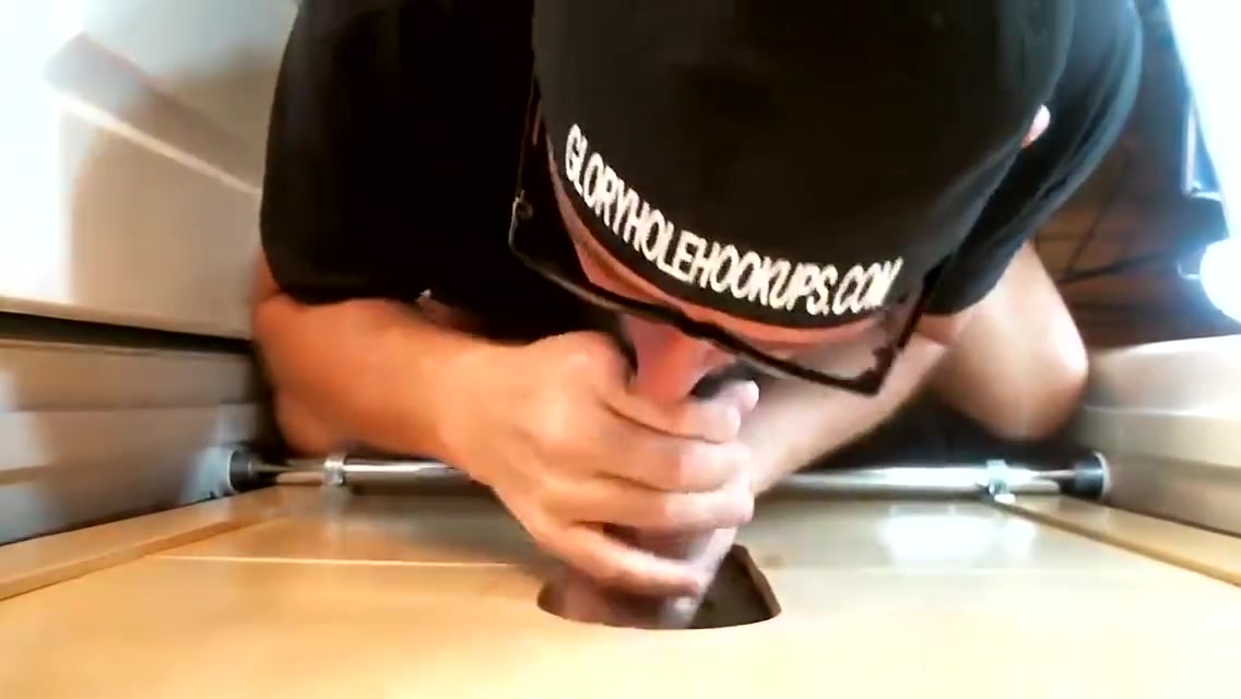 Getting His Cum At The Gloryhole