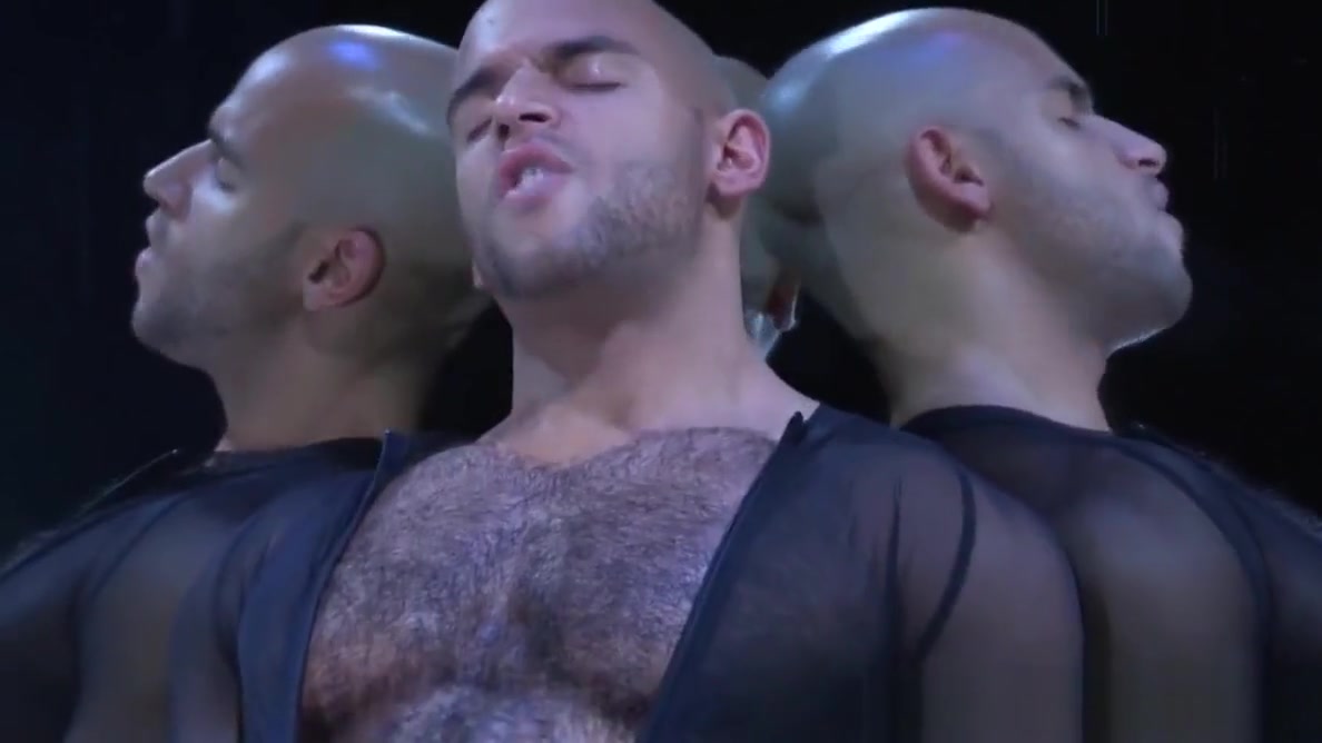 HotHouse Peeps on Sean Zevran As he Tops Hot Latino