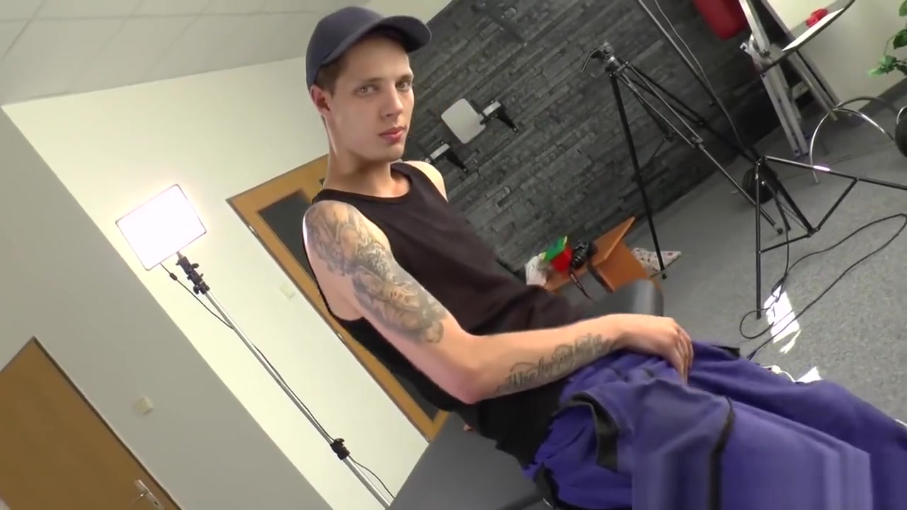 Handjob Casting - Huge Cock
