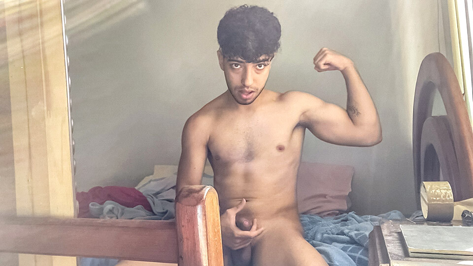 Sneakers & Semen Pumping - Henry Lynes