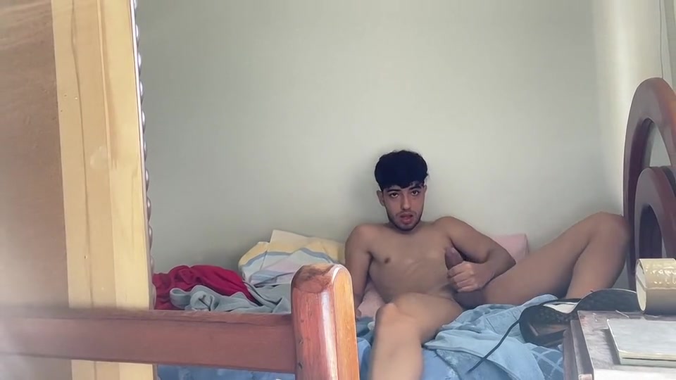 Sneakers & Semen Pumping - Henry Lynes