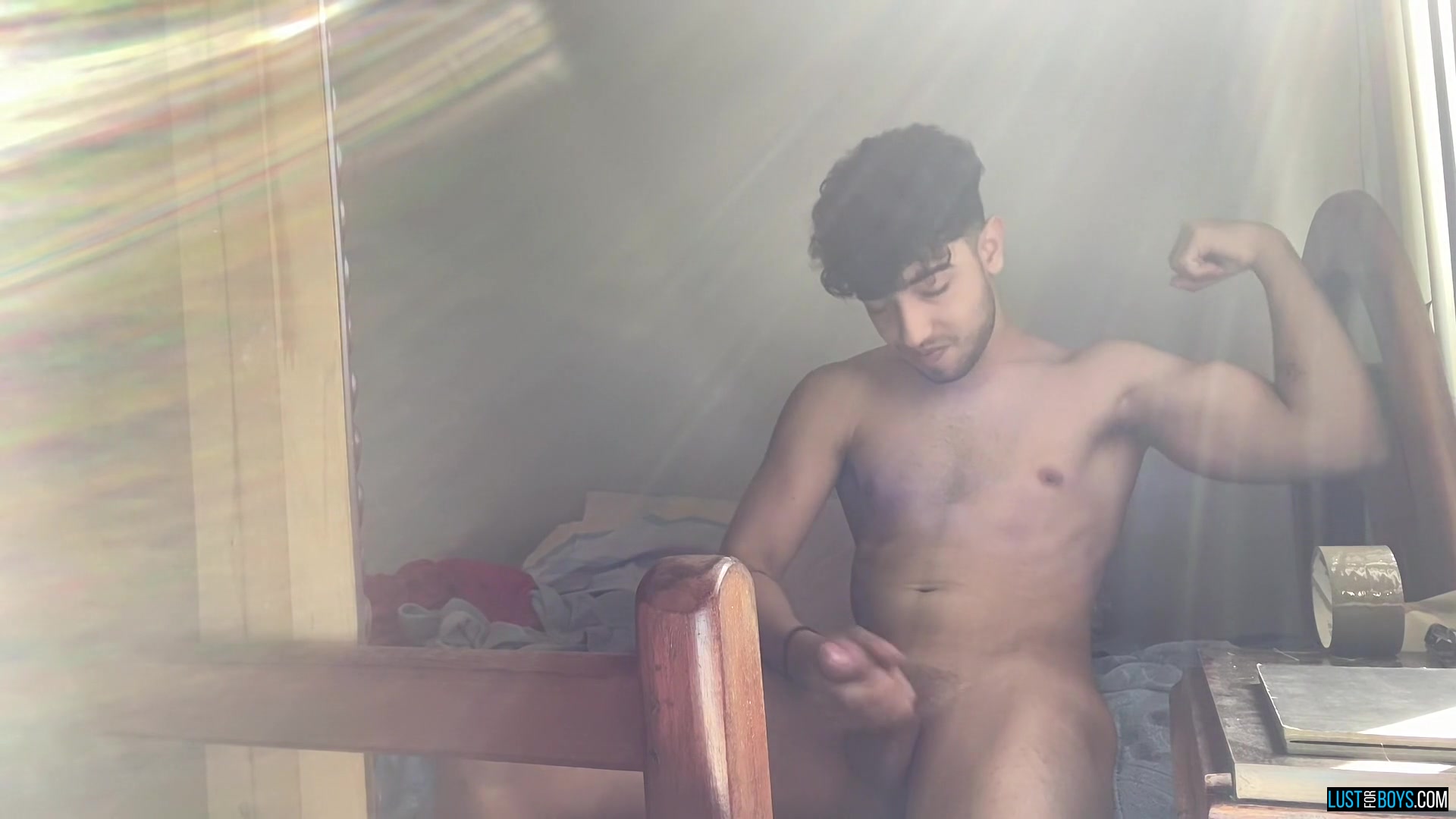Sneakers & Semen Pumping - Henry Lynes