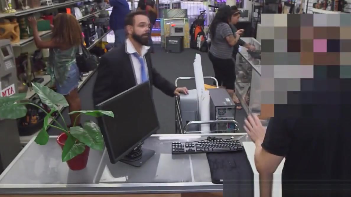 Office pawner facialized after fucking broker