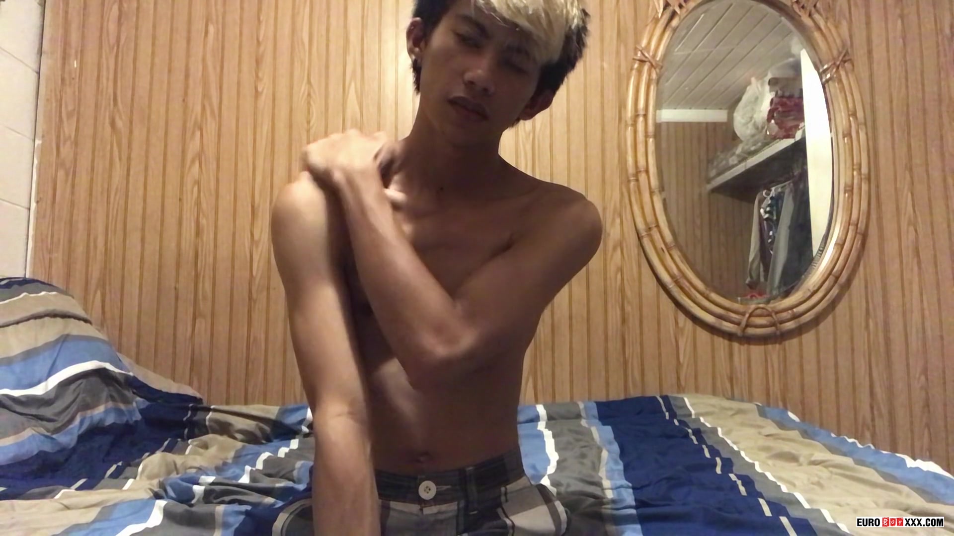 Adorable Xander Squirts A Big Mess - Xander Ridge