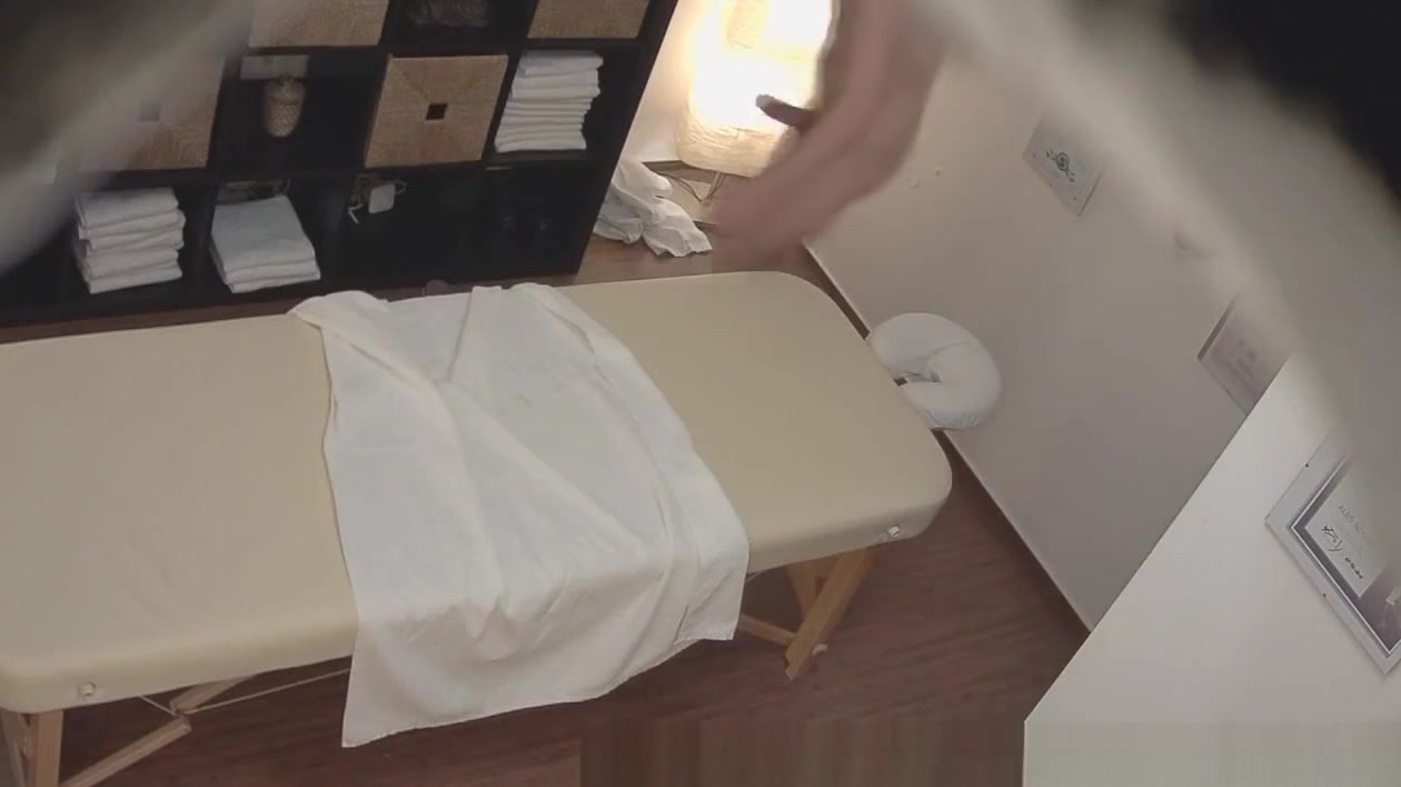 Secret Gay Sex on massage table