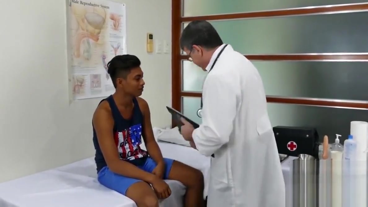 Handsome Asian twink gets his ass barebacked by horny doctor