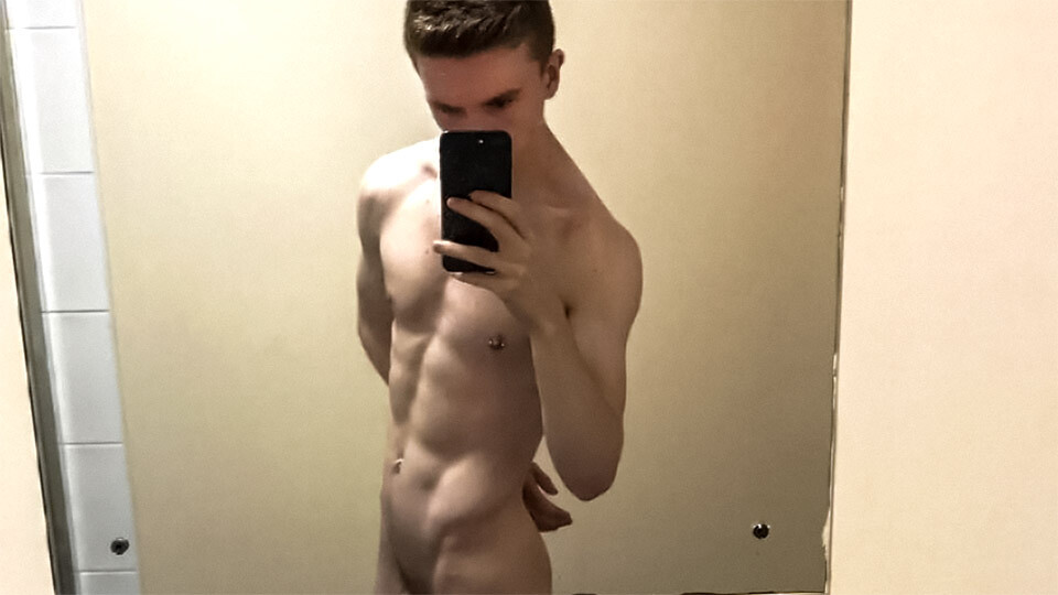 Gym Twink In The Rest Room - Alexander Light