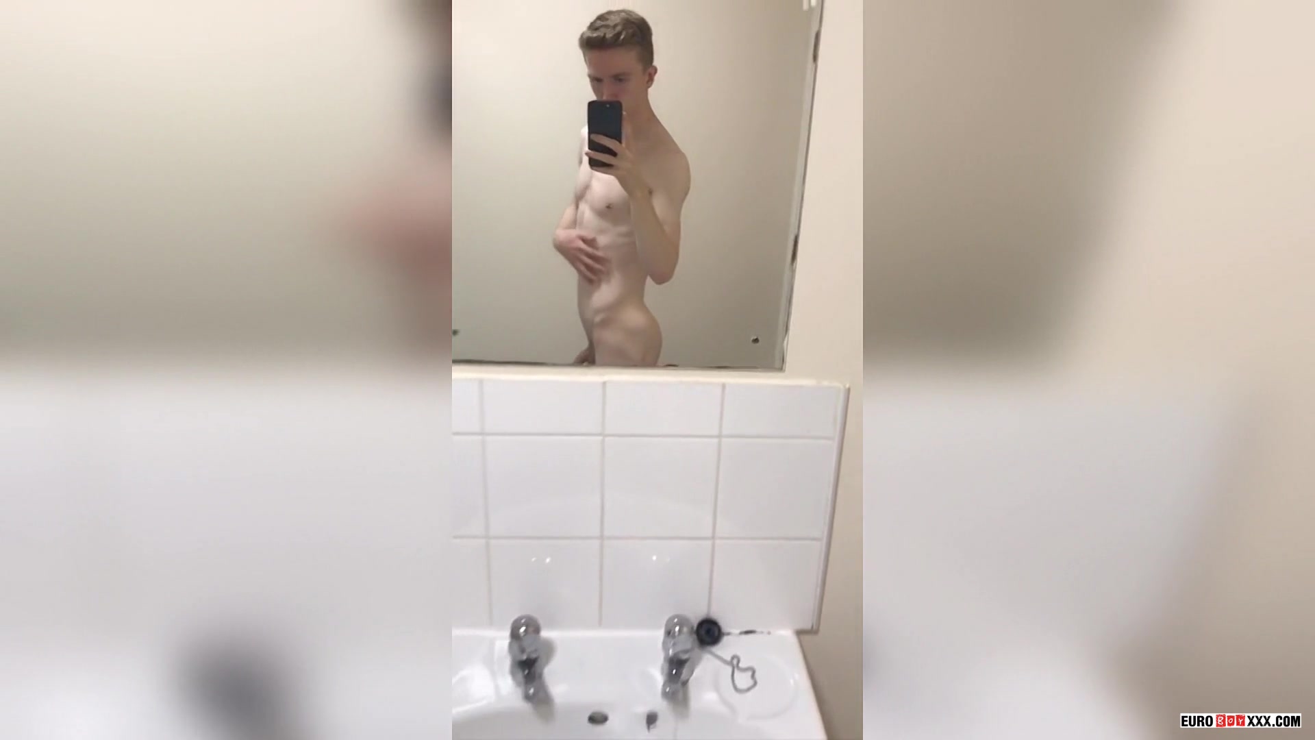 Gym Twink In The Rest Room - Alexander Light