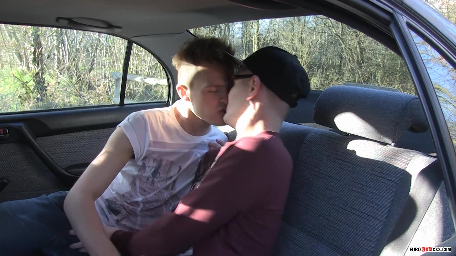 Shaun & James Love To Fuck In A Car - Shaun Mann & James Thomas