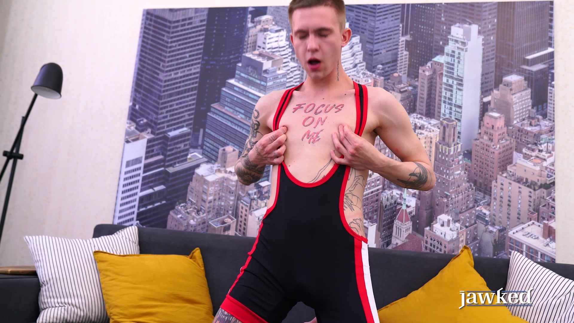 Max Fingers His Asshole - Jawked