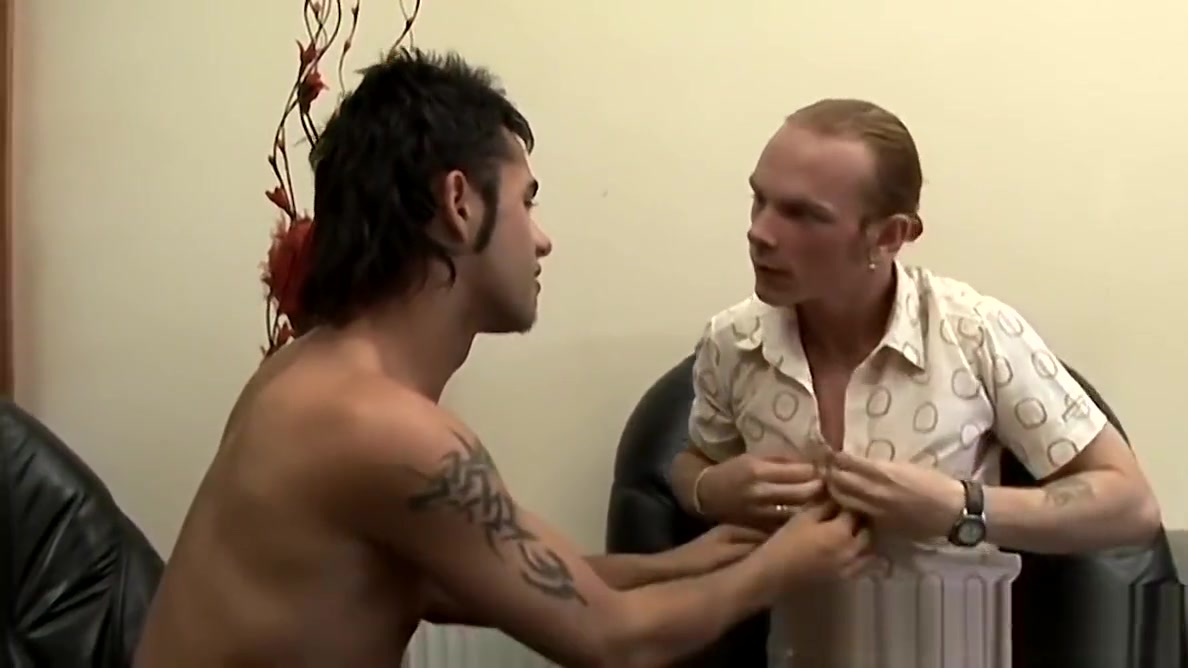 Bareback hard smacking with kinky twink and jock