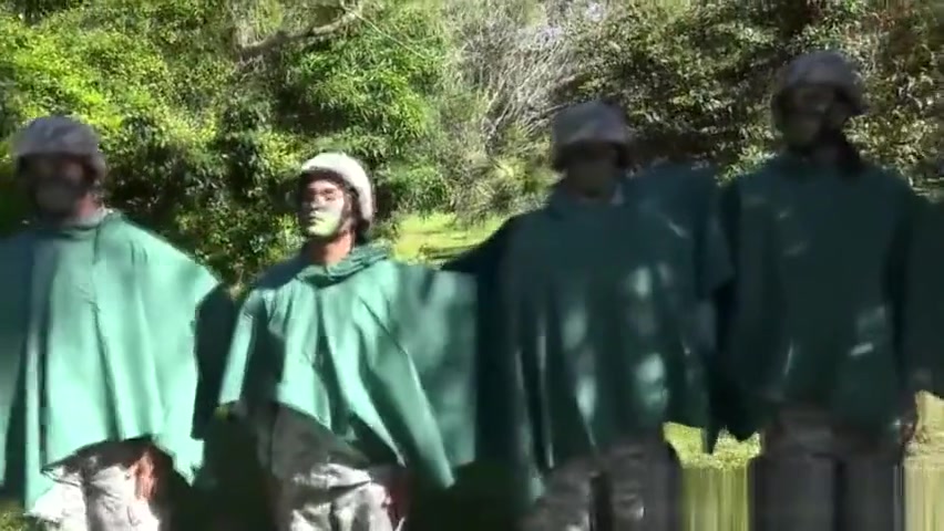 Amateur army muscle banged outdoors