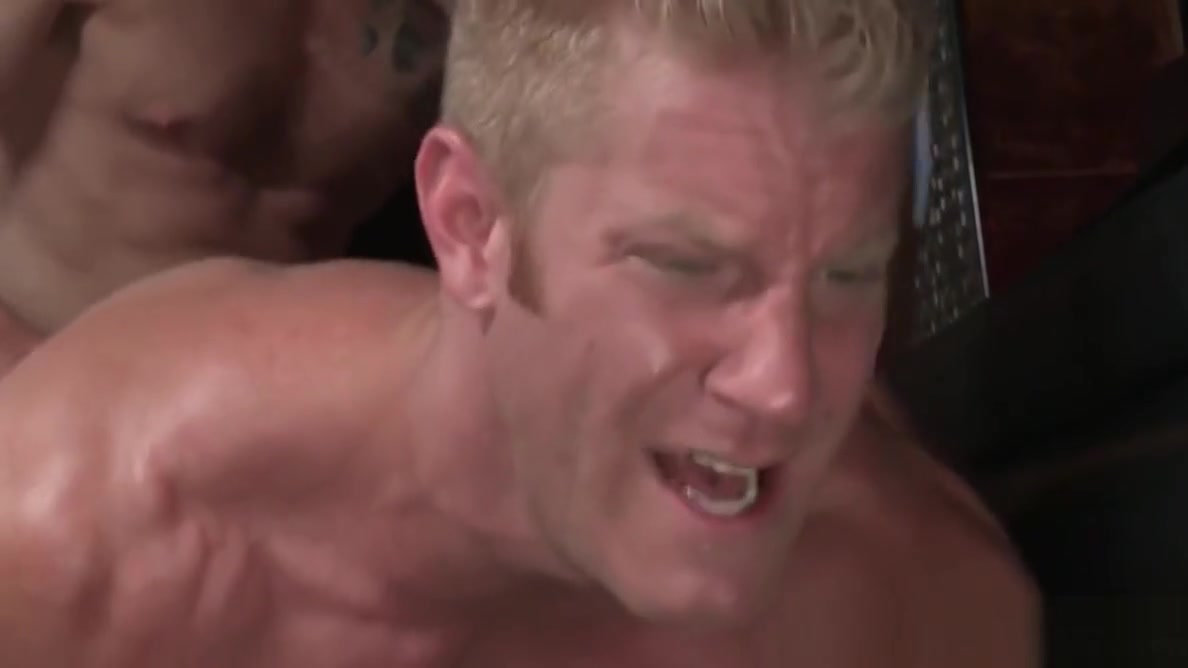 HotHouse Swole Hunk Dakota Rivers Exciting 3Some!