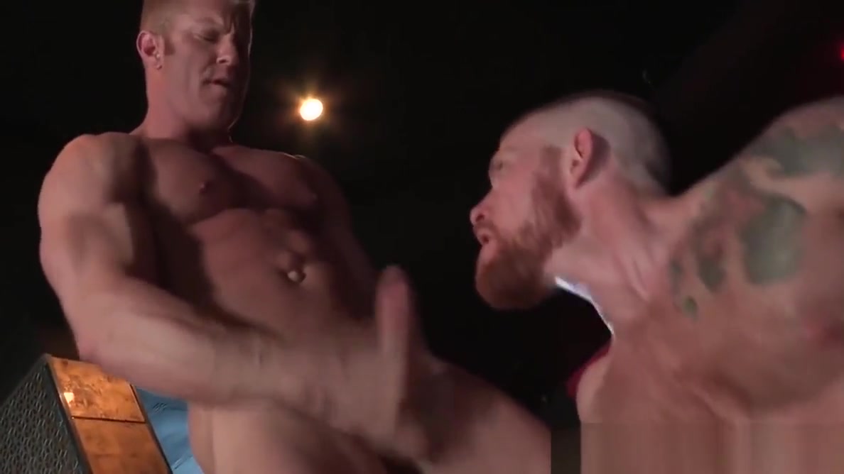 HotHouse Swole Hunk Dakota Rivers Exciting 3Some!