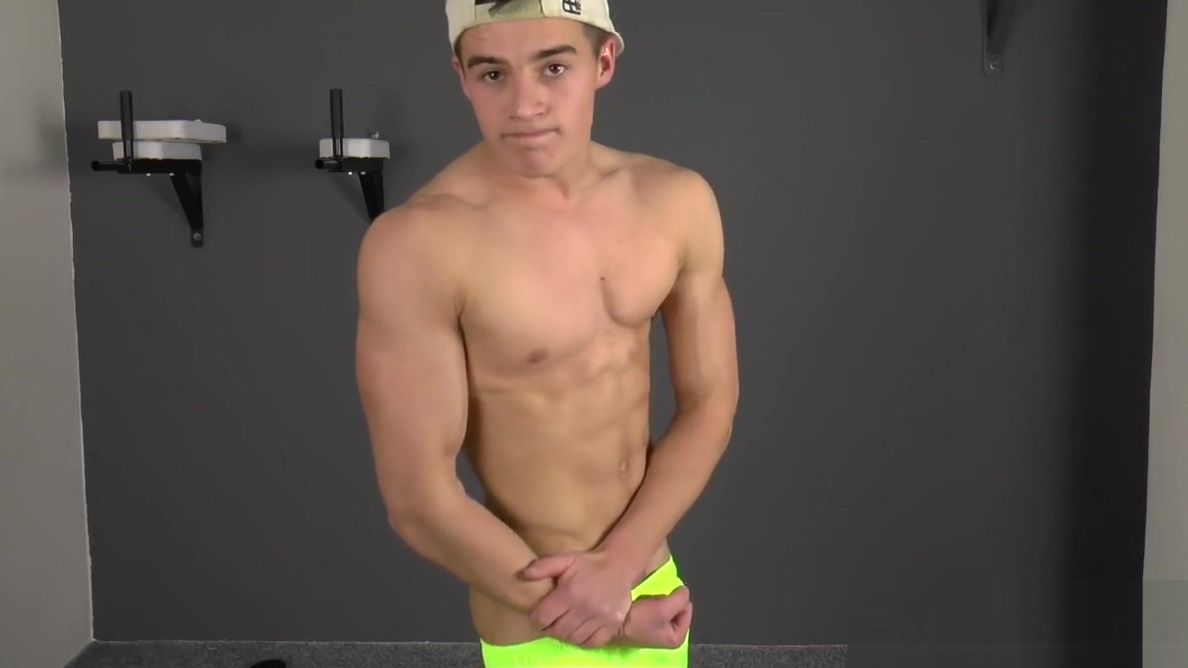 Sexy Muscle Boy - Nude Fitness Casting