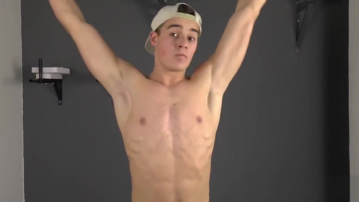 Sexy Muscle Boy - Nude Fitness Casting