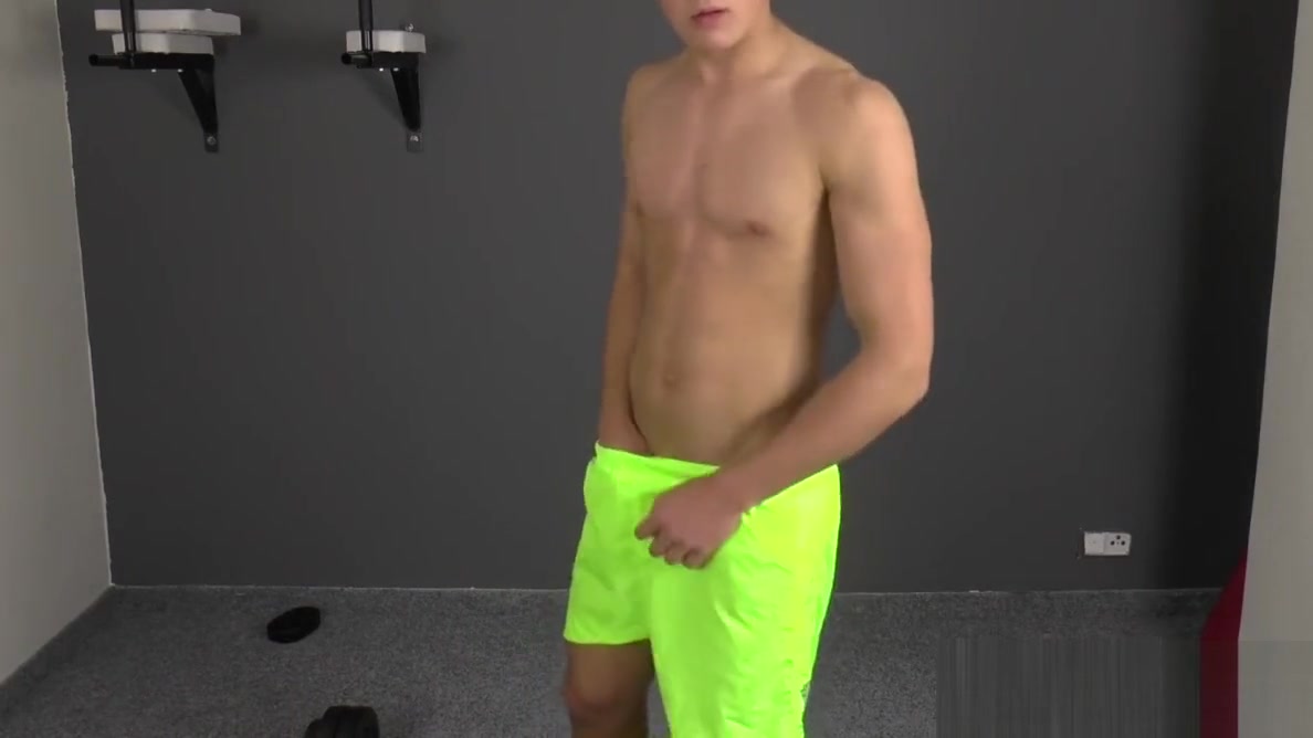 Sexy Muscle Boy - Nude Fitness Casting