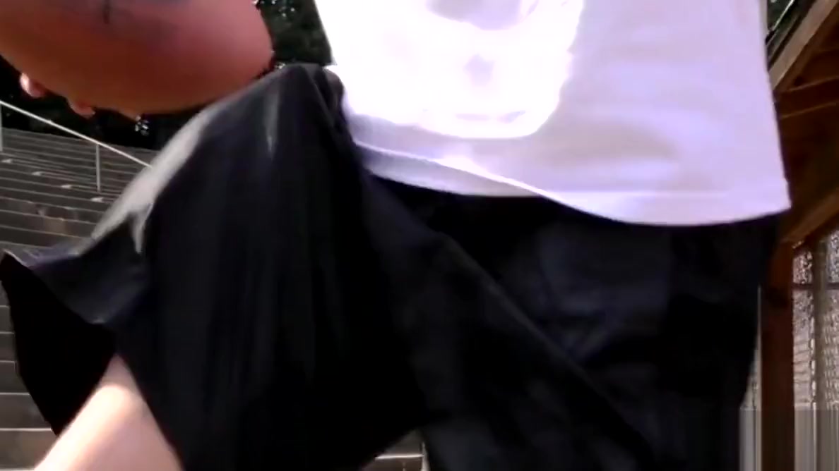 Muscular studs fucking in threesome after a hot massage